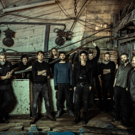 100 sončnih decibelov