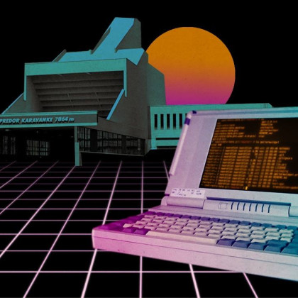 Old school leptop na vaporwave ozadju
