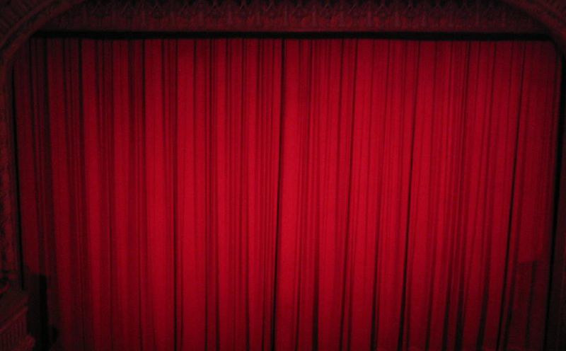 rdeča zavesa