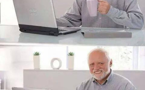 Mem starejšega strička, ki pravi "hej, imam obiskovalca" in nato "aja jaz sem, lol" v naslednjem okvirčku