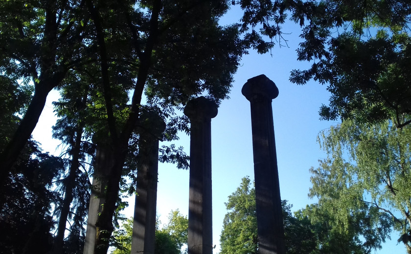 Seznam skladb za 3. 1. 2024, 7.00–11.00 (Nina Zajc)